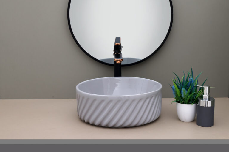 PLUTO GREY (3)